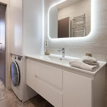 Royal Aparts Multi Apartment
